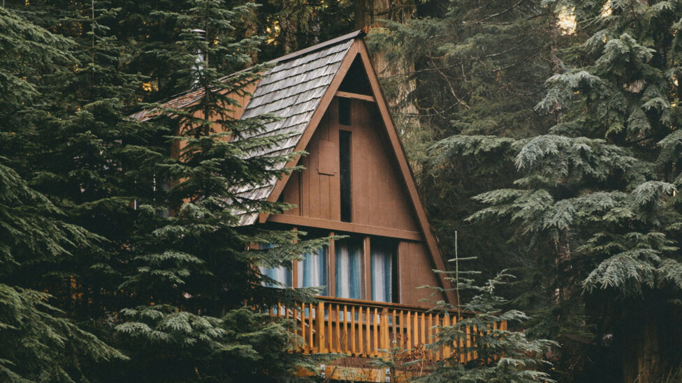 Pourquoi choisir un logement insolite en Auvergne pour son séjour ?